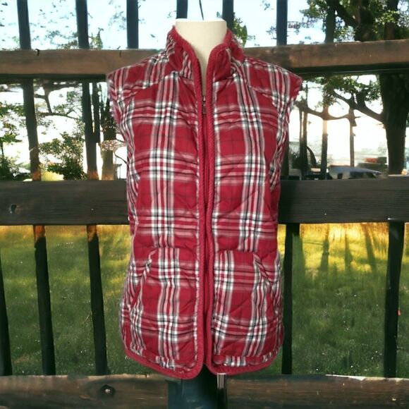 Buffalo Plaid Puffy Vest Quilted Red Pockets Cinched Medium Outdoors Academia - Picture 1 of 16